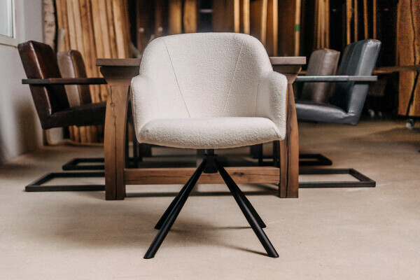 Chaise coque avec design hybride cuir-tissu Milo-G