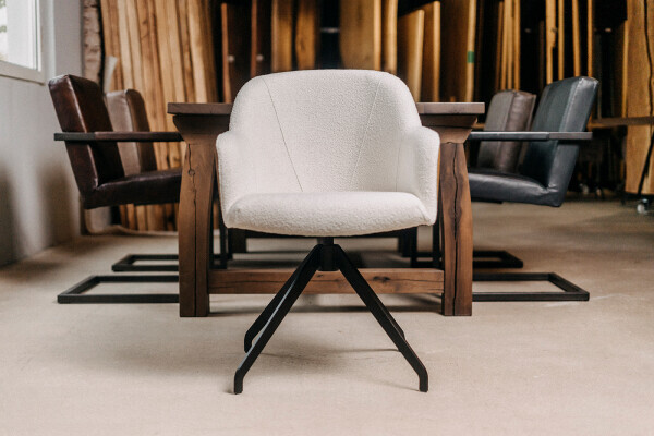 Chaise en cuir v&eacute;ritable avec surface textile Milo-W