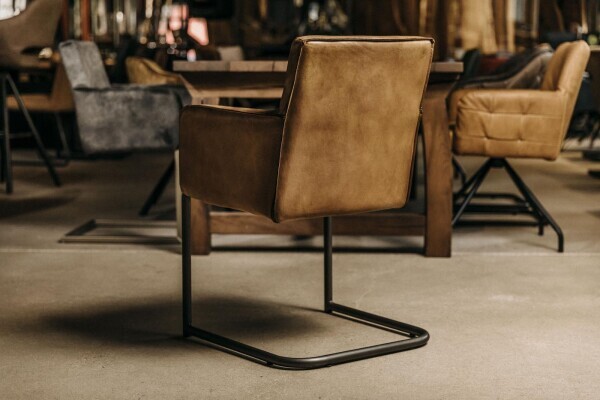 Chaise suspendue avec coque en cuir véritable et structure en acier
