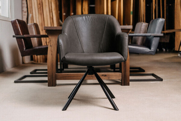 Chaise coque pivotante en cuir v&eacute;ritable Milo-G