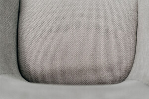 Image détaillée de la surface d'assise en tissu de la chaise de salle à manger Till